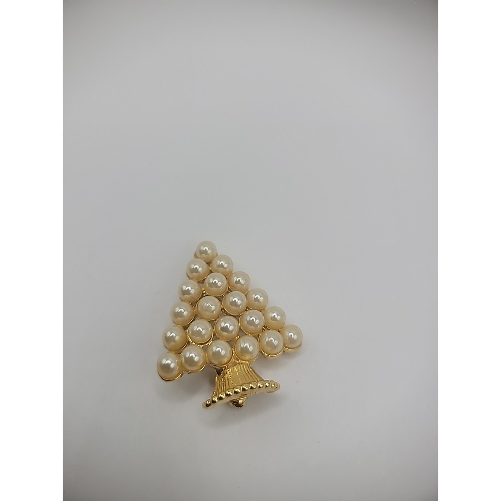 Giovanni White Beaded ChristmasTree Brooch Pin Gold Tone Jewelry Costume